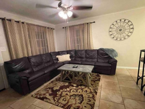 House few Minutes to Beach & Downtown St Pete